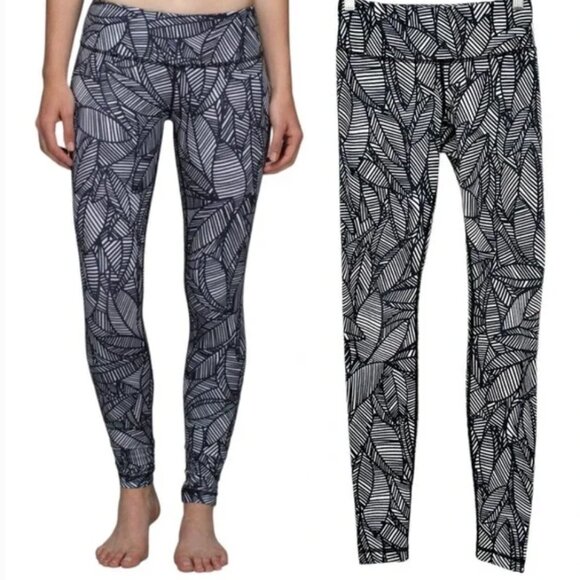 lululemon athletica Pants - Lululemon Athletica Black and White Banana Leaf Print Leggings